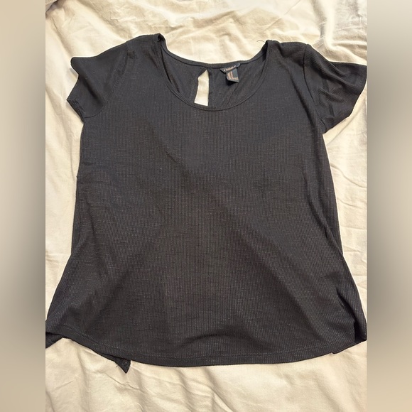 Black top - Picture 2 of 2